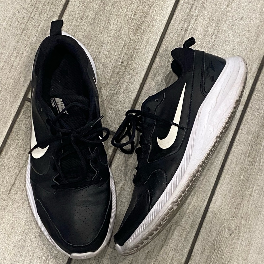 Nike Dual-Tone Black and White Athletic Shoes